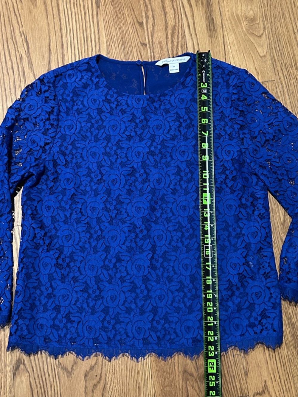 *Diane von Furstenberg Blue Lace Blouse Sz 10 Scalloped Hem‎ Long Sleeve DVF Top - Picture 8 of 14